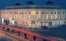 Noon Hotel Suites